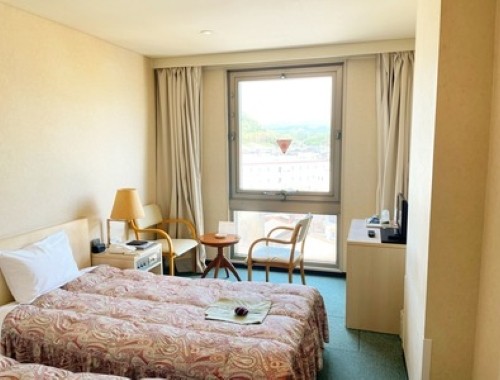 町が見渡せるツインルーム